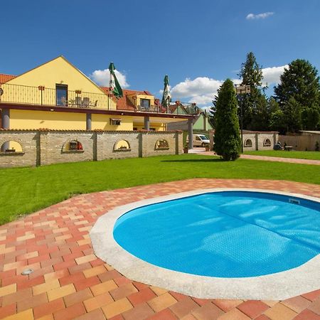 Ponty-Lak Panzio Konuk evi Dávod Dış mekan fotoğraf